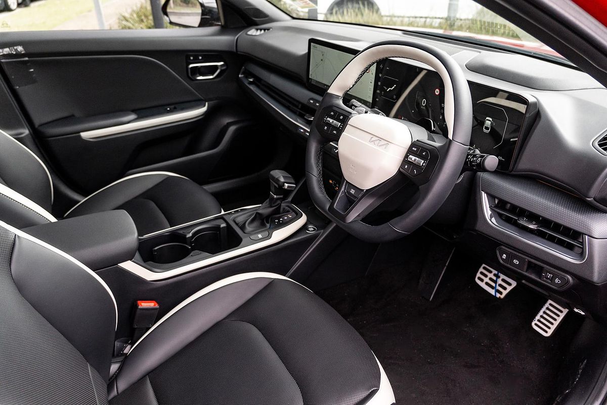 2025 Kia K4 GT-Line CL4m