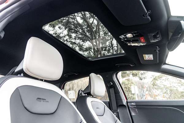 2025 Kia K4 GT-Line CL4m