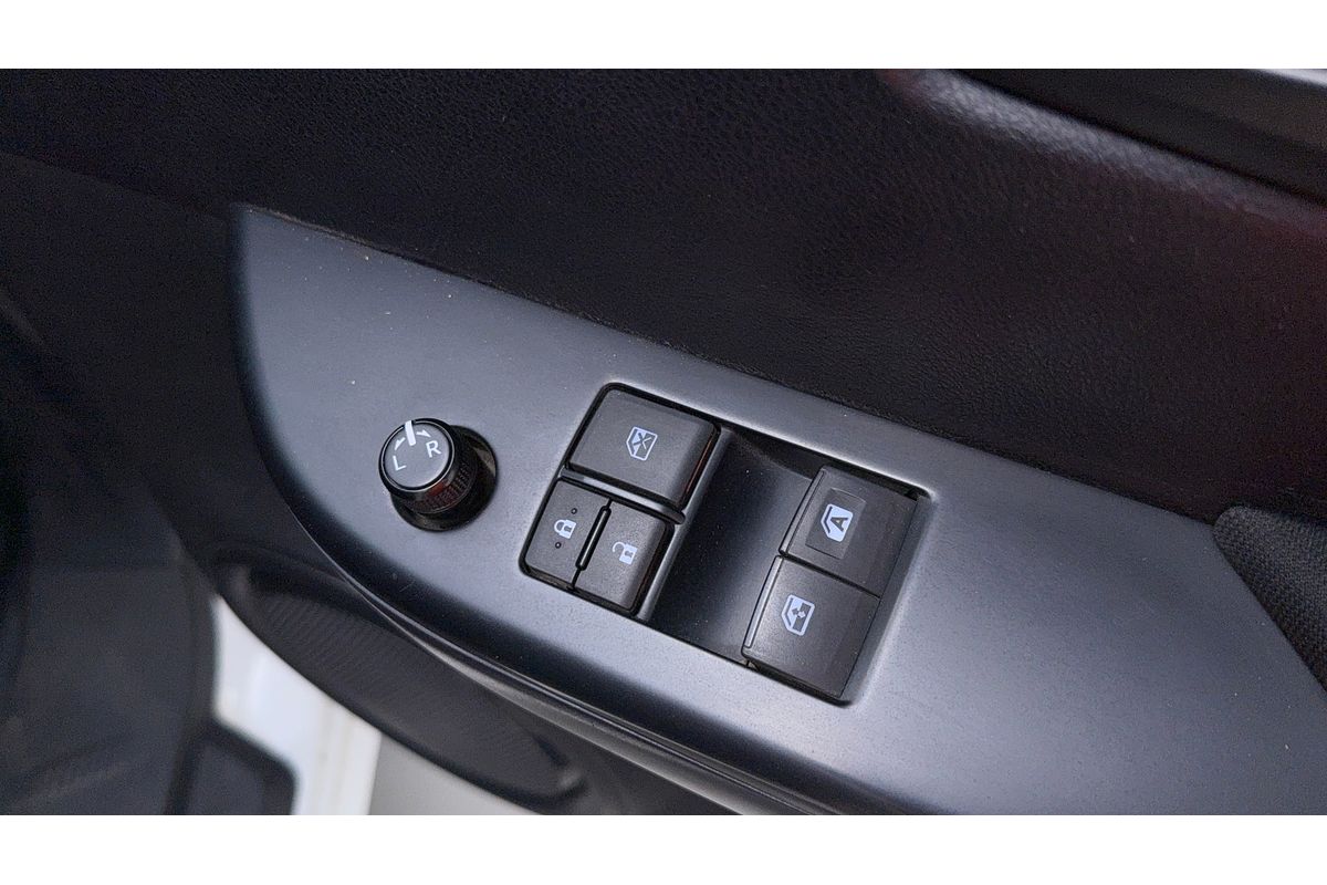 2016 Toyota Hilux Workmate TGN121R Rear Wheel Drive