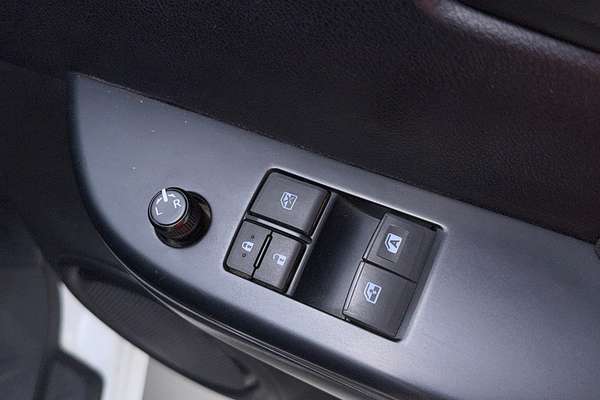 2016 Toyota Hilux Workmate TGN121R Rear Wheel Drive