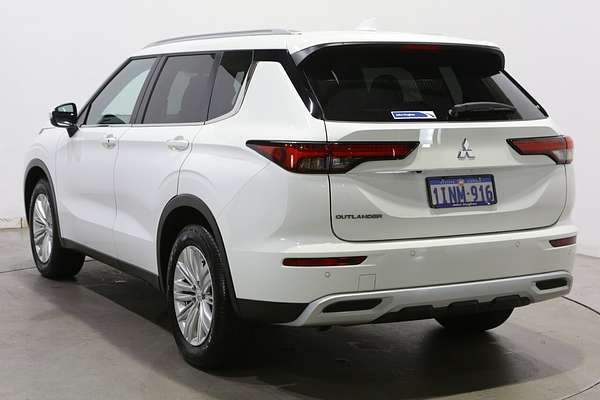 2024 Mitsubishi Outlander LS ZM