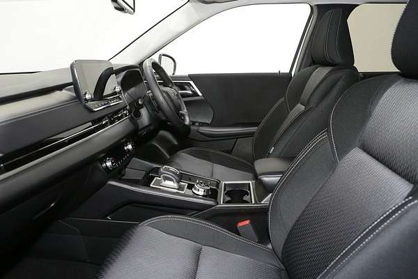 2024 Mitsubishi Outlander LS ZM