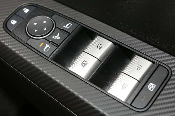 2024 Mitsubishi Outlander LS ZM