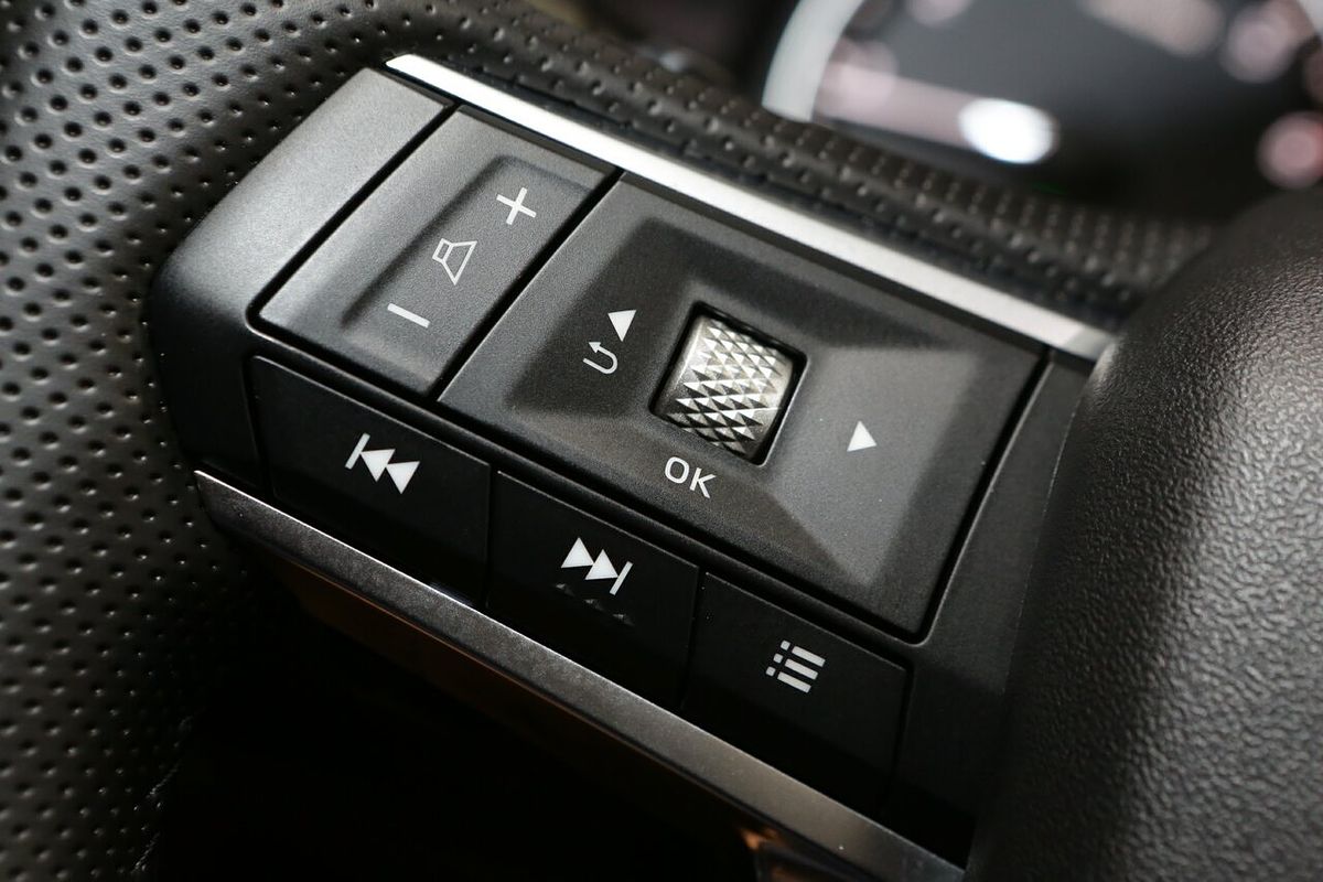 2024 Mitsubishi Outlander LS ZM