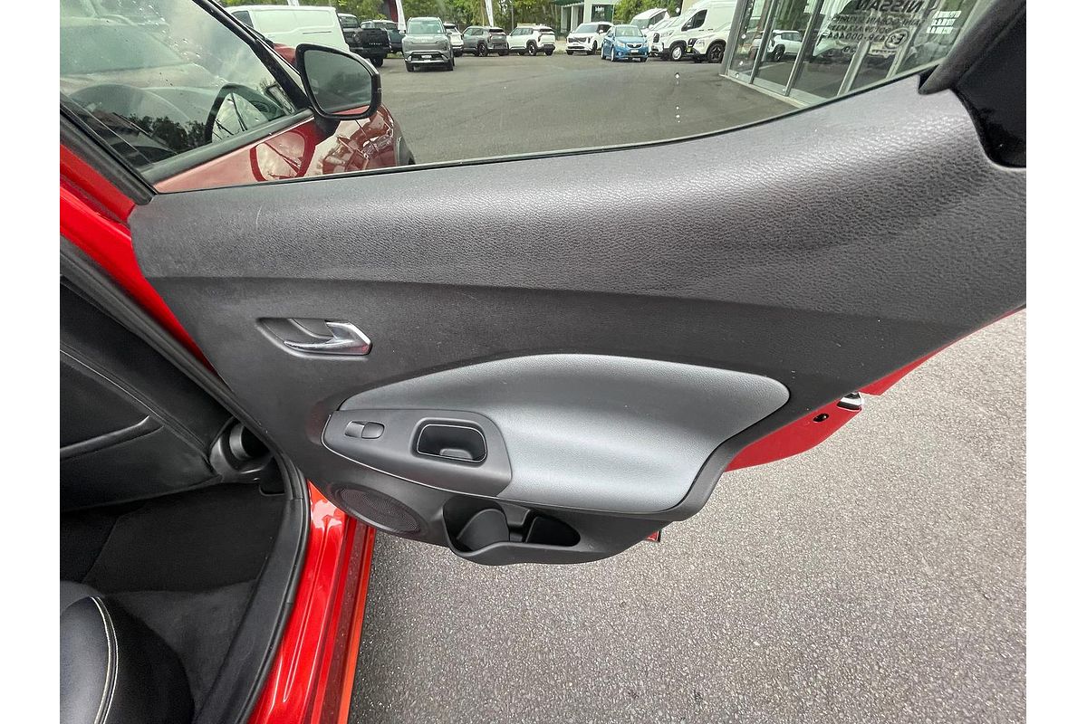 2020 Nissan JUKE ST F16