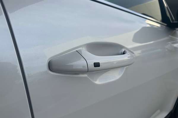 2025 Kia K4 GT-Line CL4m