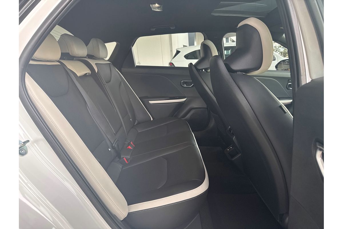 2025 Kia K4 GT-Line CL4m