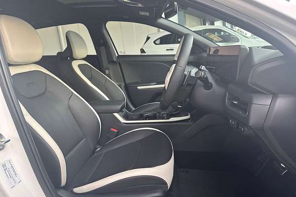 2025 Kia K4 GT-Line CL4m