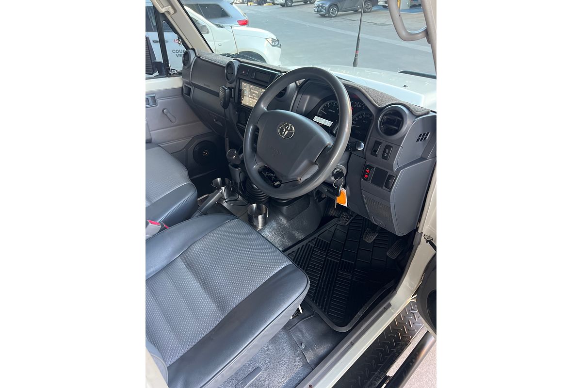 2011 Toyota Landcruiser Workmate Troopcarrier VDJ78R