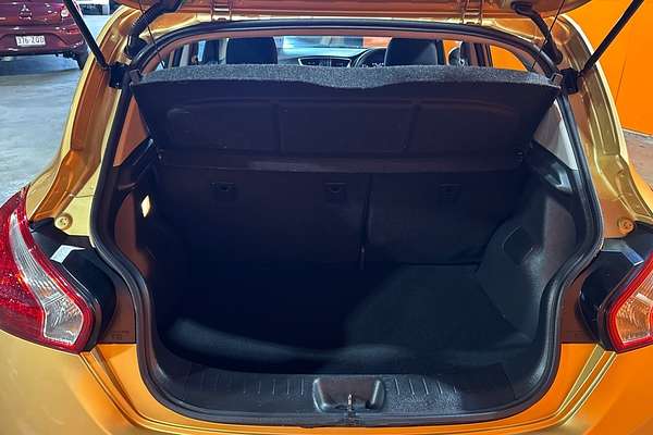 2014 Nissan Pulsar ST C12