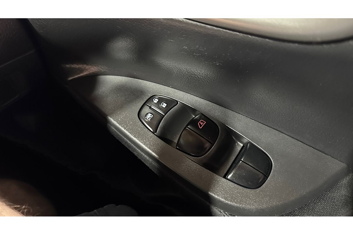 2014 Nissan Pulsar ST C12