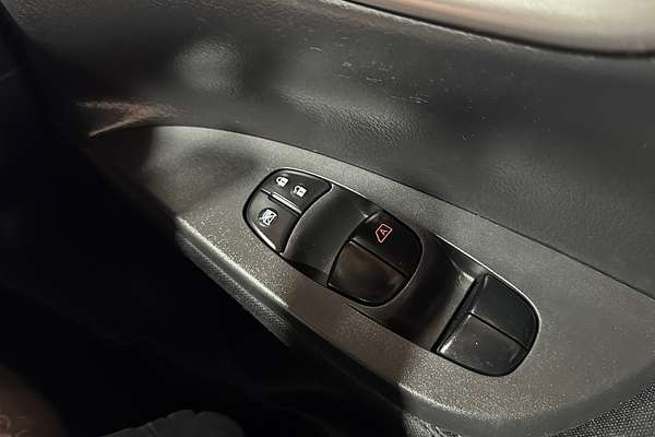 2014 Nissan Pulsar ST C12