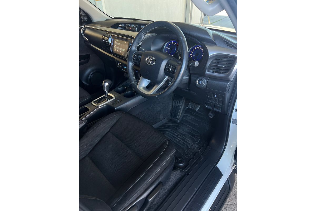 2015 Toyota Hilux SR5 GUN126R 4X4