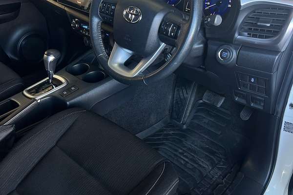 2015 Toyota Hilux SR5 GUN126R 4X4