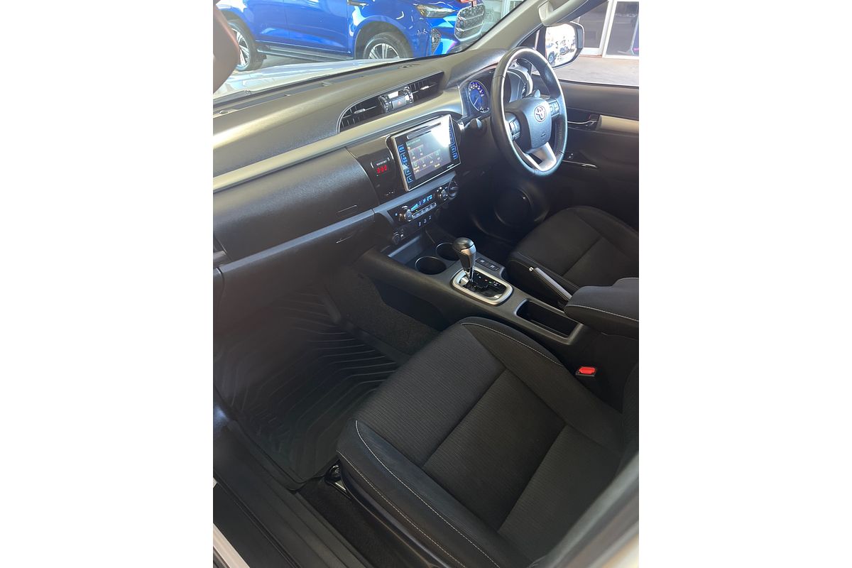 2015 Toyota Hilux SR5 GUN126R 4X4