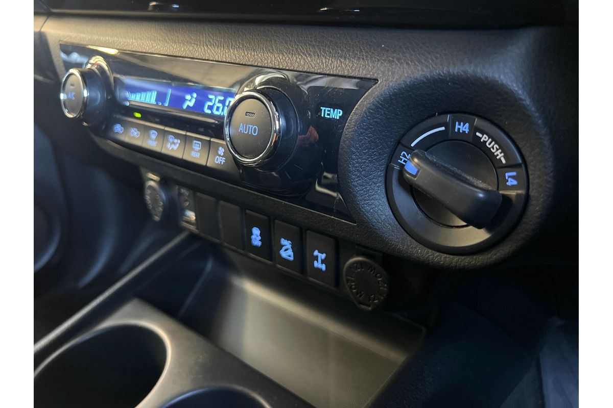 2015 Toyota Hilux SR5 GUN126R 4X4