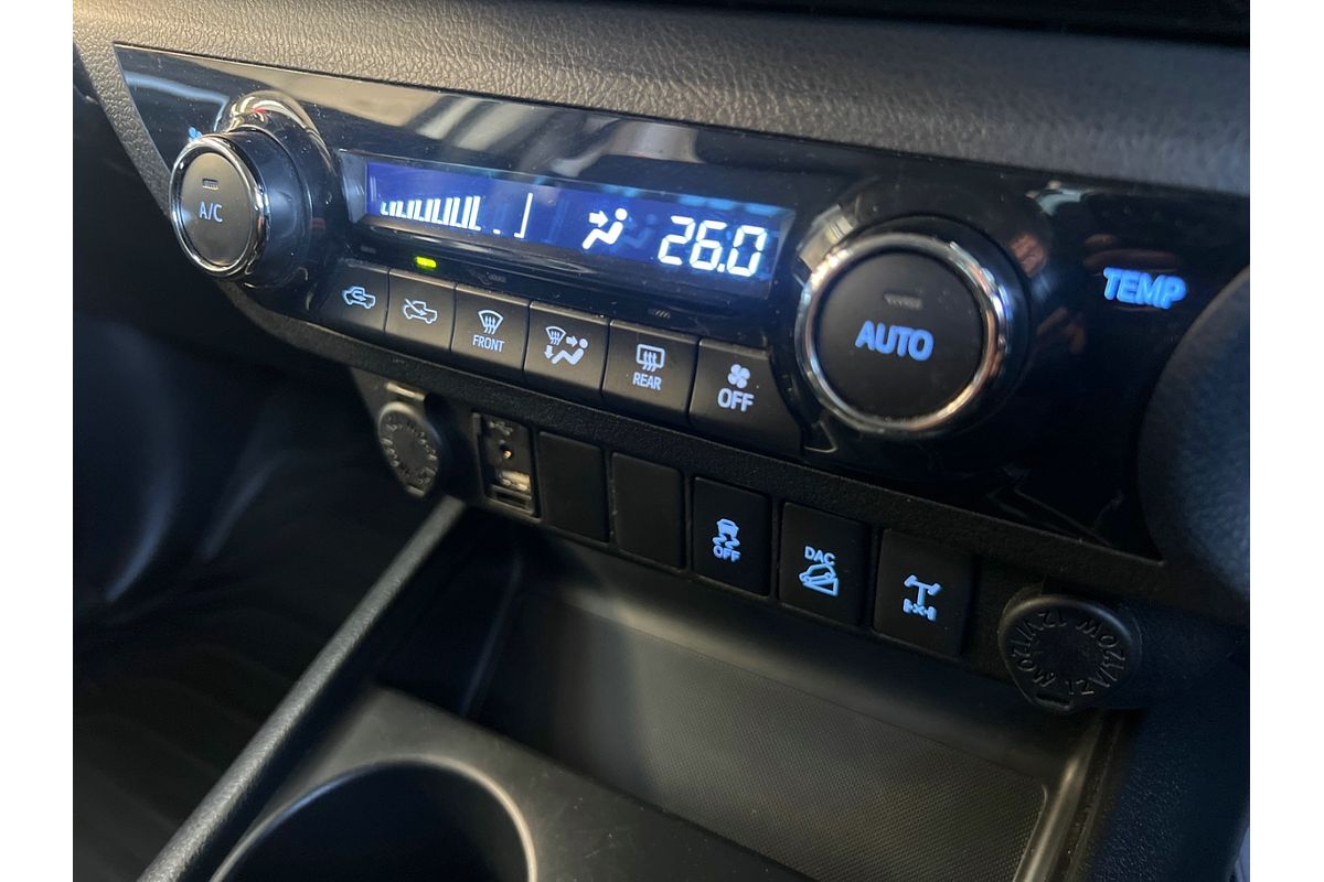 2015 Toyota Hilux SR5 GUN126R 4X4