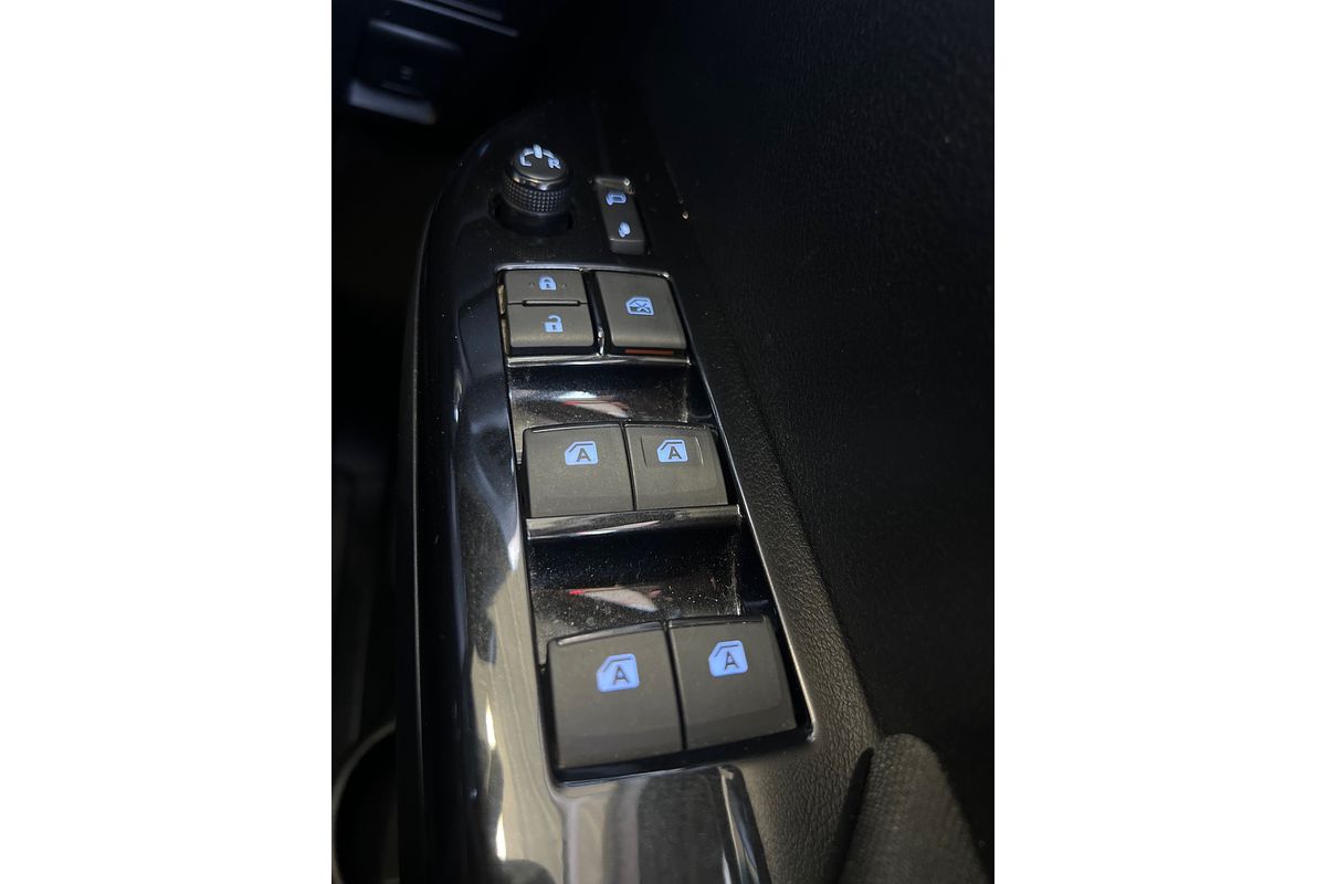 2015 Toyota Hilux SR5 GUN126R 4X4