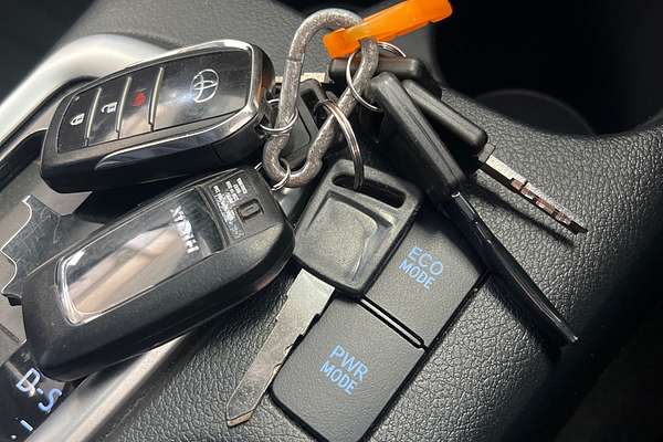 2015 Toyota Hilux SR5 GUN126R 4X4