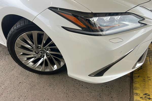 2019 Lexus ES ES300h Sports Luxury AXZH10R