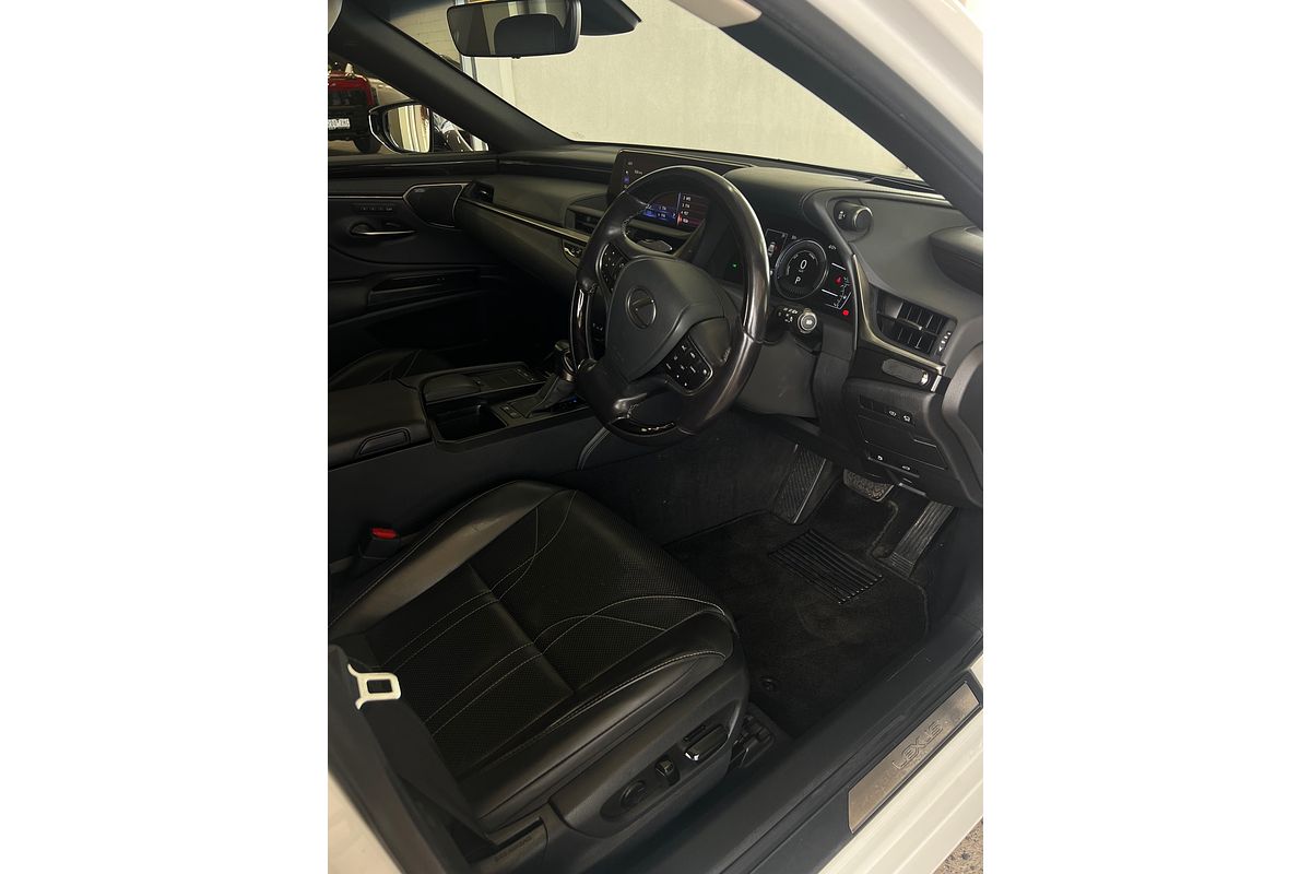 2019 Lexus ES ES300h Sports Luxury AXZH10R