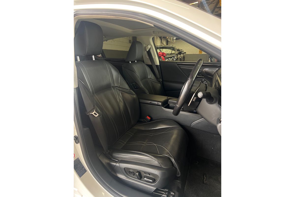 2019 Lexus ES ES300h Sports Luxury AXZH10R