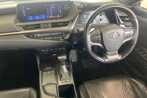 2019 Lexus ES ES300h Sports Luxury AXZH10R