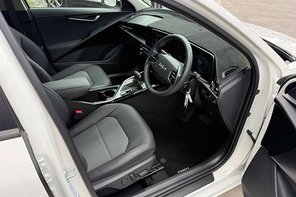 2023 Kia Niro HEV S SG2