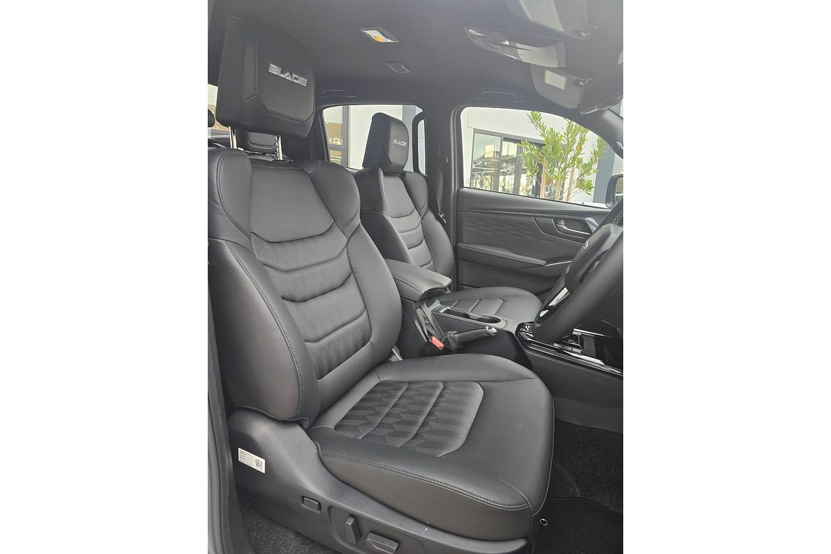 2024 Isuzu D-MAX BLADE 4X4