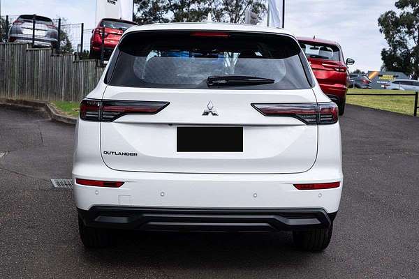 2025 Mitsubishi Outlander ES ZM
