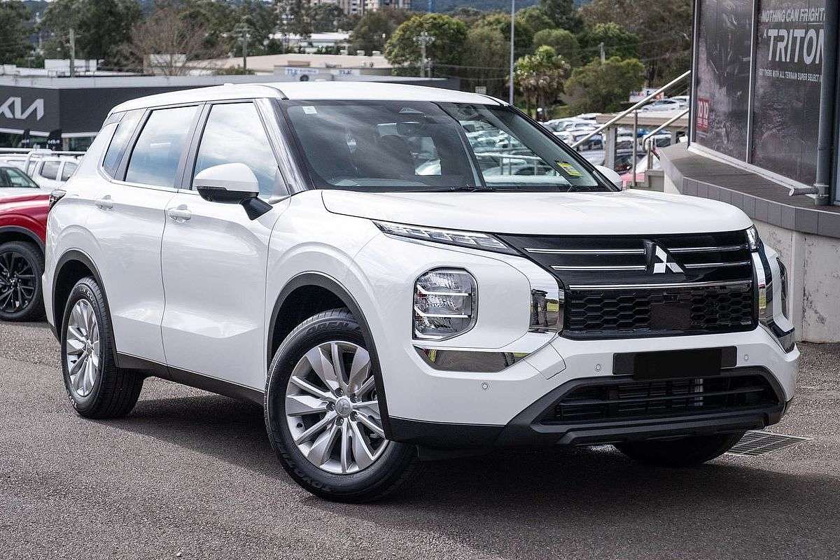 2025 Mitsubishi Outlander ES ZM