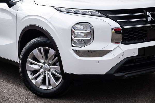 2025 Mitsubishi Outlander ES ZM