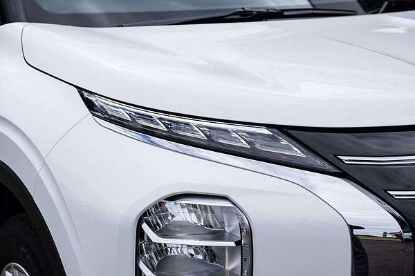 2025 Mitsubishi Outlander ES ZM