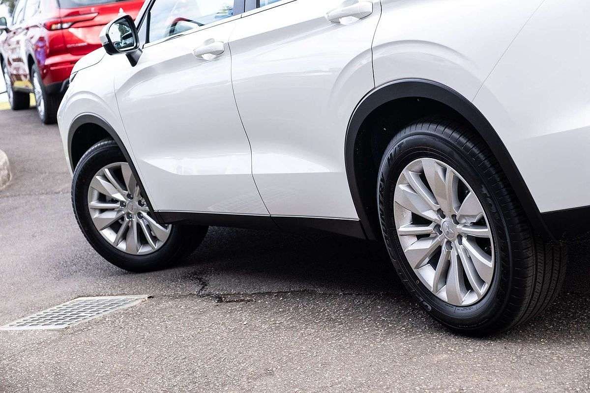 2025 Mitsubishi Outlander ES ZM