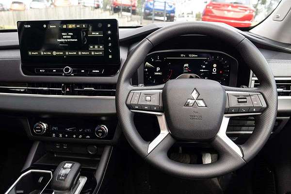 2025 Mitsubishi Outlander ES ZM