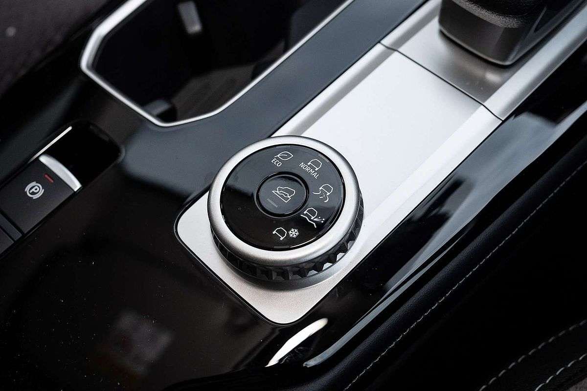 2025 Mitsubishi Outlander ES ZM