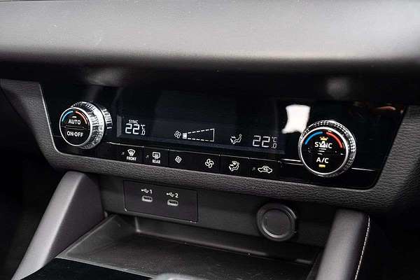 2025 Mitsubishi Outlander ES ZM