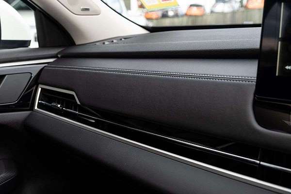 2025 Mitsubishi Outlander ES ZM