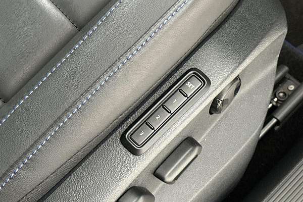 2023 Volkswagen T-Roc R D11