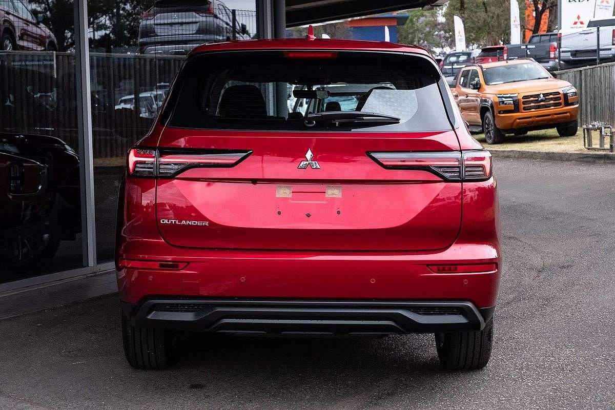 2025 Mitsubishi Outlander ES ZM