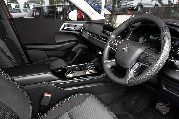 2025 Mitsubishi Outlander ES ZM