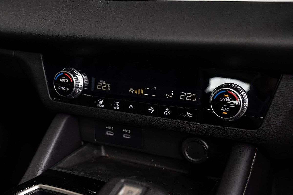 2025 Mitsubishi Outlander ES ZM