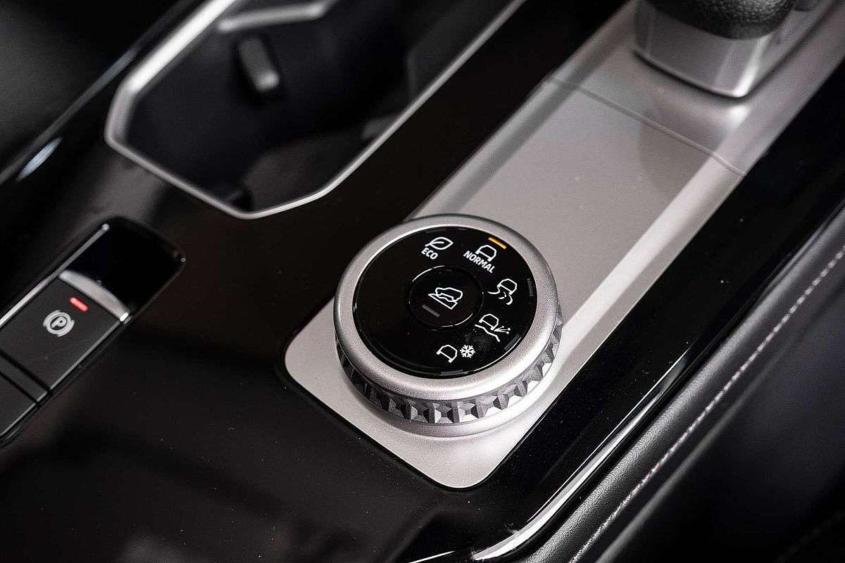 2025 Mitsubishi Outlander ES ZM