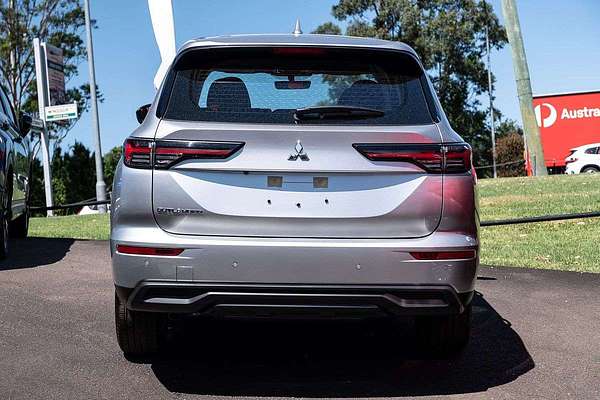 2025 Mitsubishi Outlander ES ZM