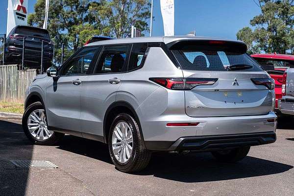 2025 Mitsubishi Outlander ES ZM