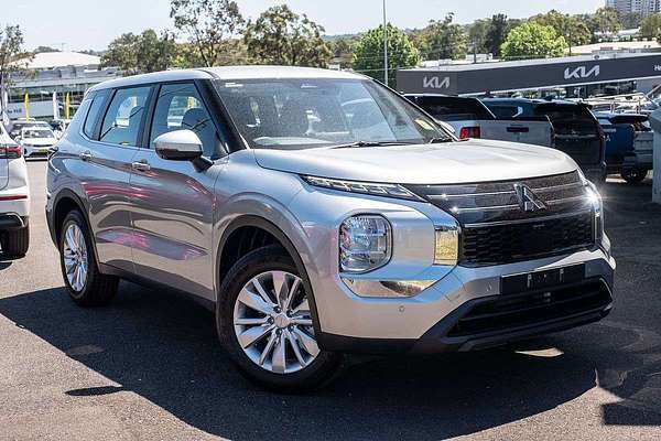 2025 Mitsubishi Outlander ES ZM