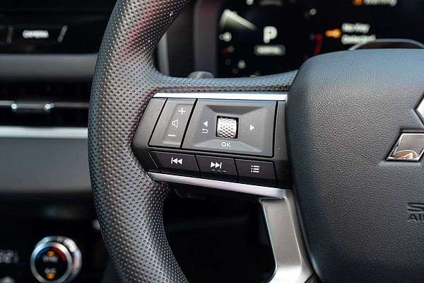 2025 Mitsubishi Outlander ES ZM