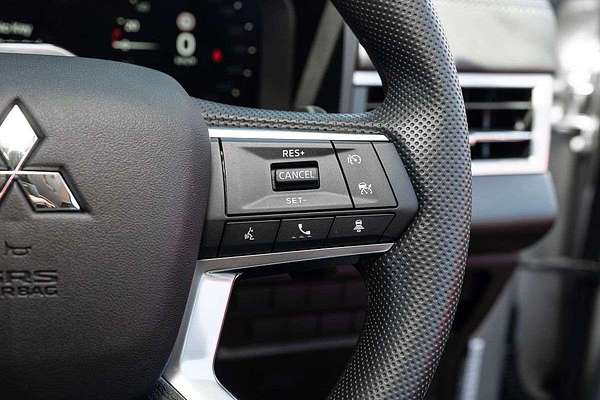 2025 Mitsubishi Outlander ES ZM