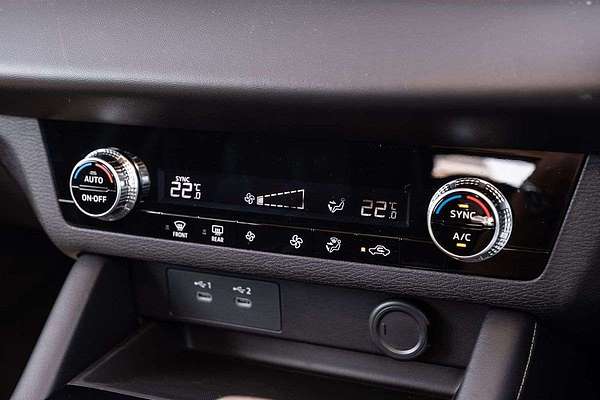 2025 Mitsubishi Outlander ES ZM