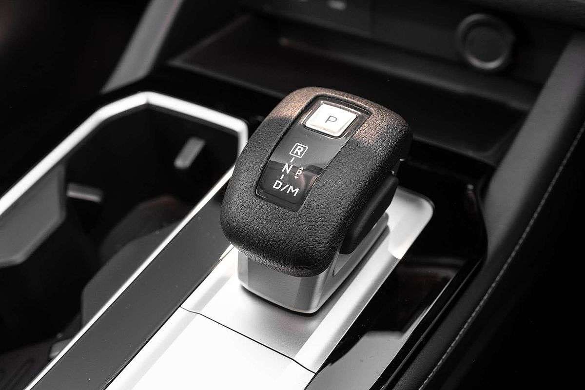 2025 Mitsubishi Outlander ES ZM